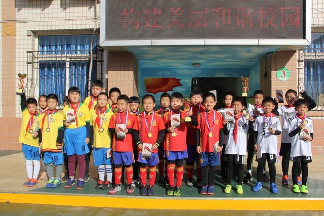 伦德博格：今天的训练练了五个小时&内容超多 给我累坏了